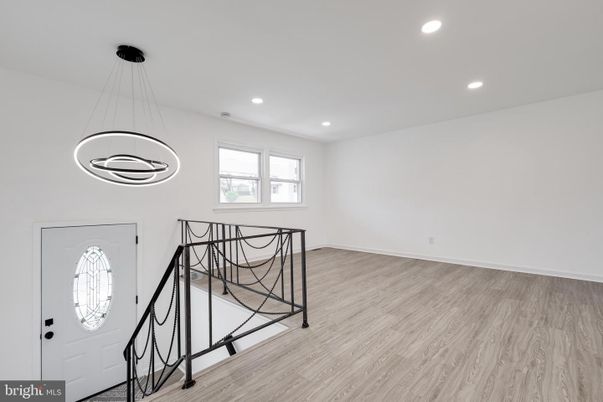 Interior, Pendant Lights, Recessed Lighting, Wood Texture Flooring