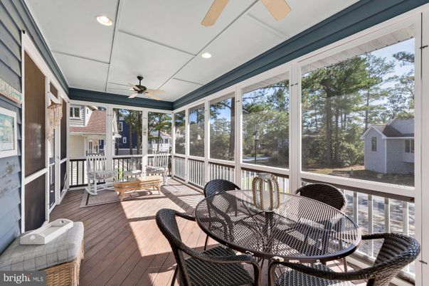 Dining room, Interior, Recessed Lighting, Sun Room, Wood Texture Flooring