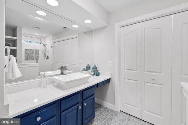 Bathroom, Interior, Recessed Lighting
