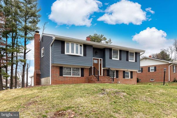 Exterior, Facade, Brick Facade, Raised Ranch