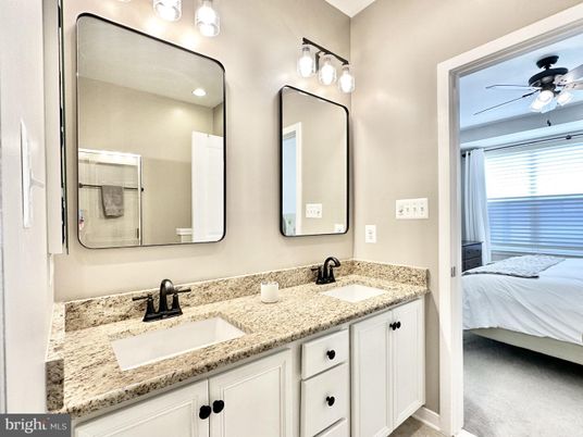Bathroom, Bedroom, Dual Sink Vanities, Interior