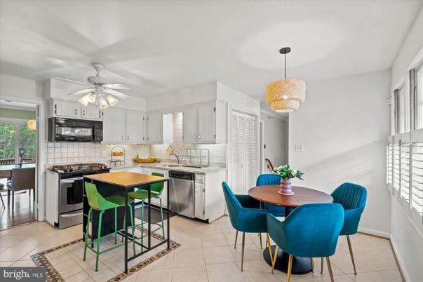 Dining room, Interior, Kitchen, Pendant Lights