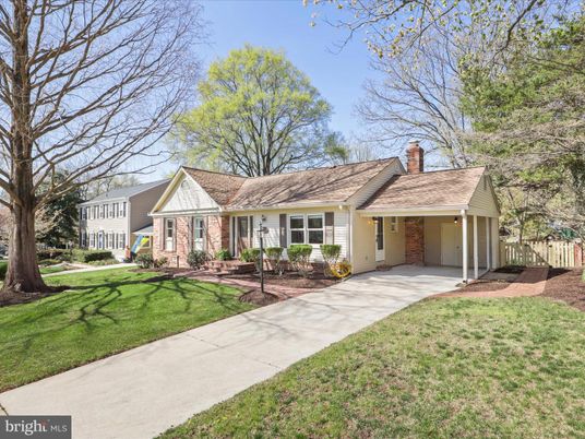 Attached, Backyard, Exterior, Facade, Brick Facade, Cape Cod