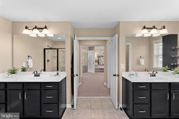 Bathroom, Dual Sink Vanities, Interior