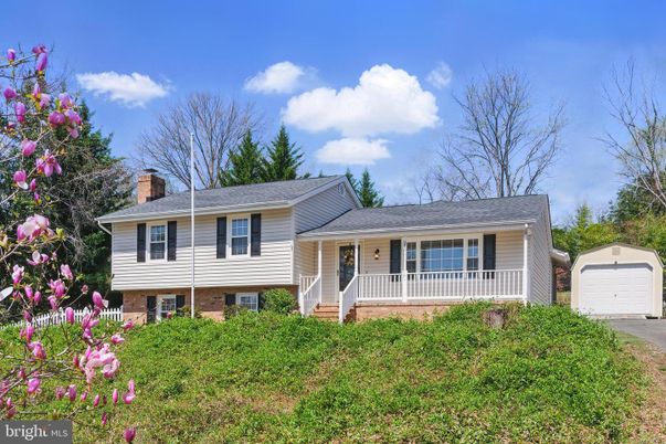 Attached, Detached Garage, Exterior, Facade, Brick Facade, Split Level