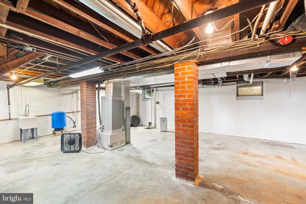 Interior, Stone Walls, Washer, Wooden Beams