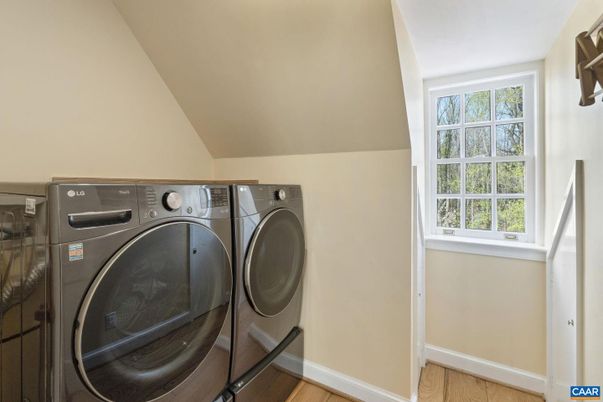 Interior, Washer, Wood Texture Flooring