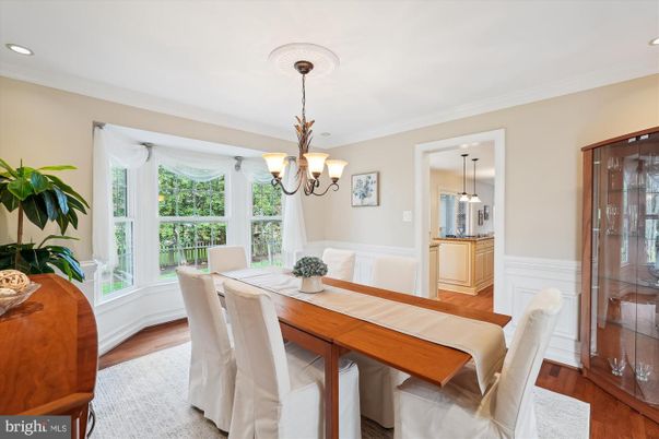 Chandelier, Dining room, Interior, Pendant Lights, Recessed Lighting, Wood Texture Flooring