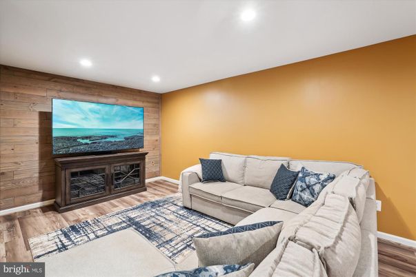 Interior, Living room, Recessed Lighting, Wood Texture Flooring, Wooden Walls