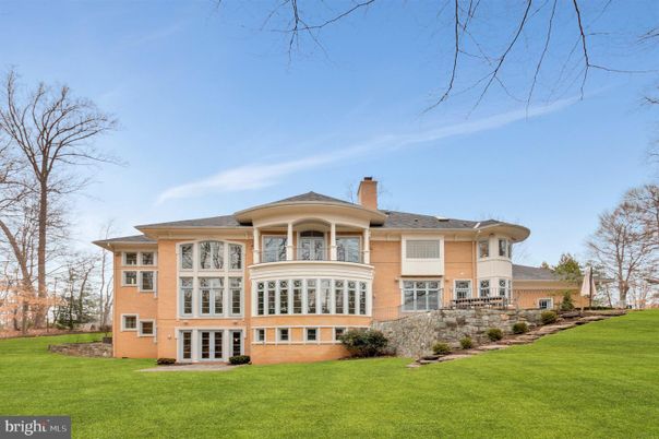 Backyard, Exterior, Facade, American Foursquare