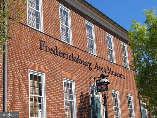 Exterior, Facade, Brick Facade, Rowhouse