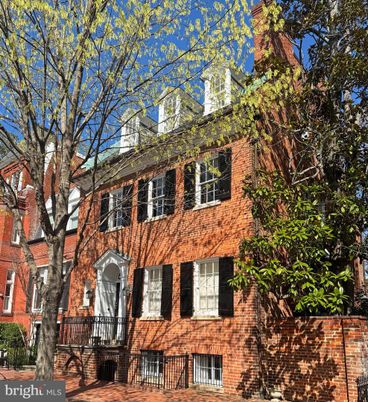 Exterior, Facade, Brick Facade, Rowhouse