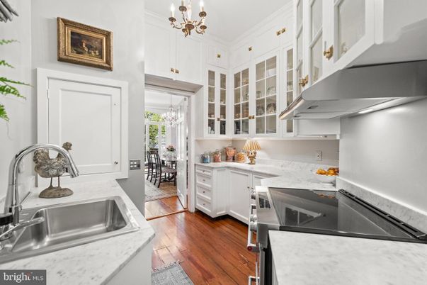 Chandelier, Dining room, Interior, Kitchen, Pendant Lights, Wood Texture Flooring