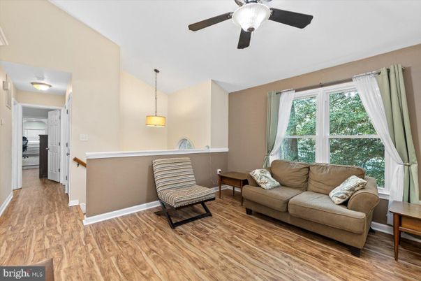 Interior, Pendant Lights, Wood Texture Flooring