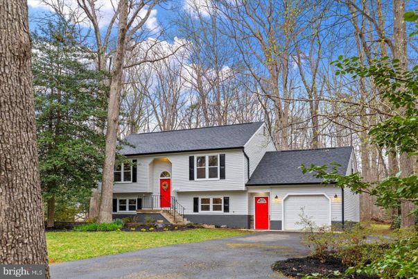 Attached, Exterior, Facade, Raised Ranch