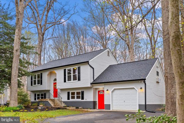 Attached, Exterior, Facade, Raised Ranch