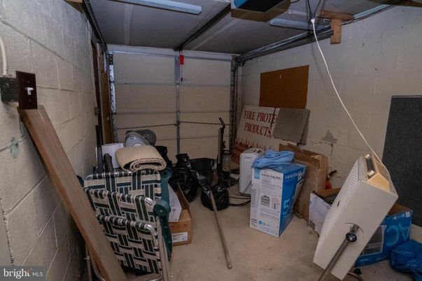 Garage, Interior