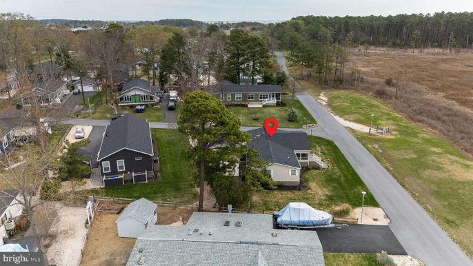 Exterior, Drone