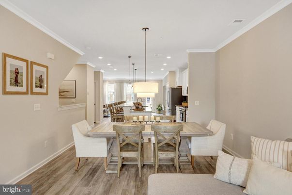 Dining room, Interior, Kitchen, Pendant Lights, Recessed Lighting, Wood Texture Flooring