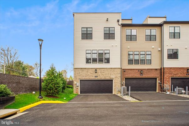 Attached, Exterior, Facade, Brick Facade, Rowhouse