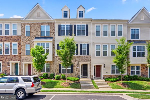 Exterior, Facade, Brick Facade, Rowhouse