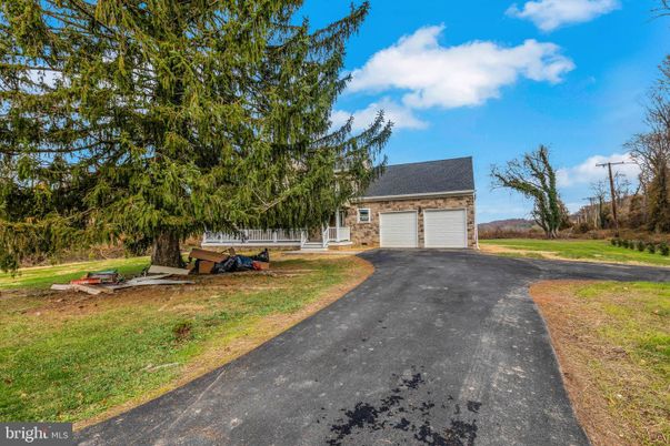 Backyard, Detached Garage, Exterior