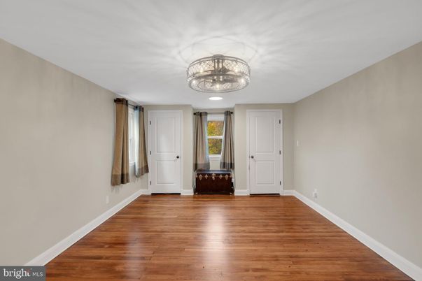 Chandelier, Empty room, Interior, Recessed Lighting, Wood Texture Flooring