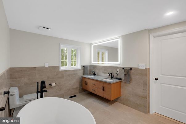 Bathroom, Dual Sink Vanities, Free Standing Baths, Interior, Recessed Lighting