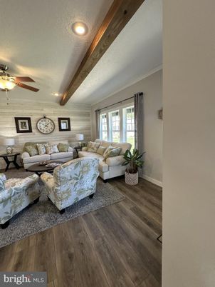 Interior, Living room, Recessed Lighting, Wooden Beams, Wood Texture Flooring