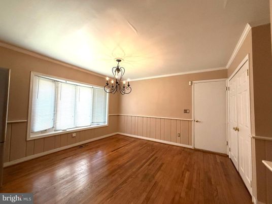 Chandelier, Empty room, Interior, Wood Texture Flooring