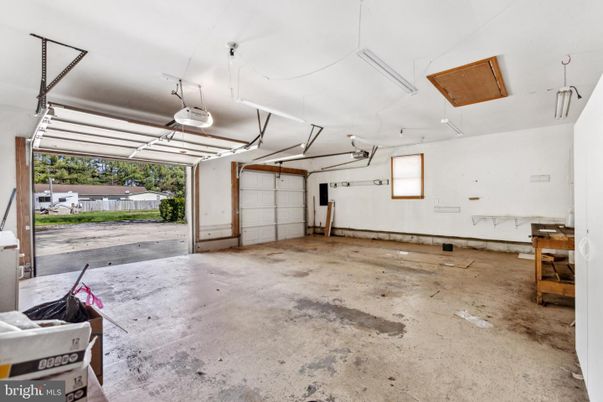 Garage, Interior