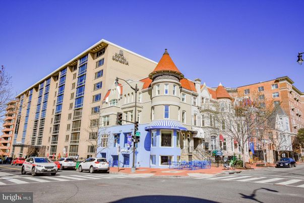 Exterior, Facade, Queen Anne Victorian