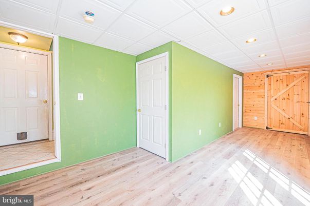 Empty room, Interior, Recessed Lighting, Wood Texture Flooring, Wooden Walls