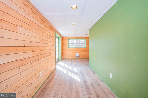 Empty room, Interior, Recessed Lighting, Wood Texture Flooring, Wooden Walls