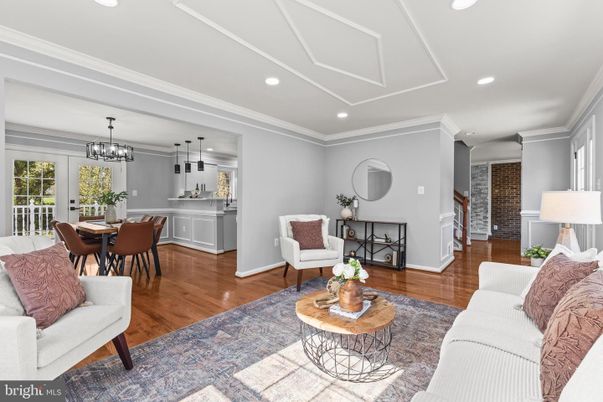 Dining room, Interior, Living room, Pendant Lights, Recessed Lighting, Wood Texture Flooring
