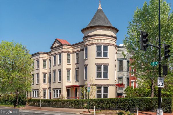 Exterior, Facade, Queen Anne Victorian