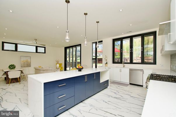 Dining room, Interior, Kitchen, Marble, Pendant Lights, Recessed Lighting, Stainless Steel Appliances