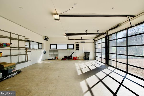 Garage, Interior