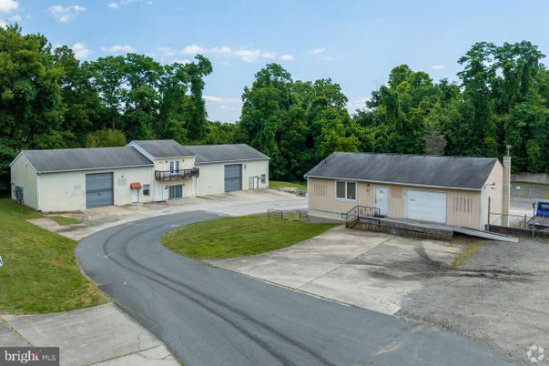 Detached Garage, Exterior