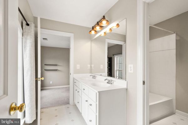 Bathroom, Dual Sink Vanities, Interior