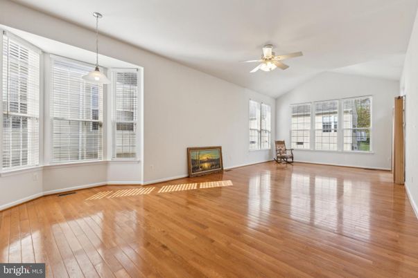 Empty room, Interior, Pendant Lights, Wood Texture Flooring