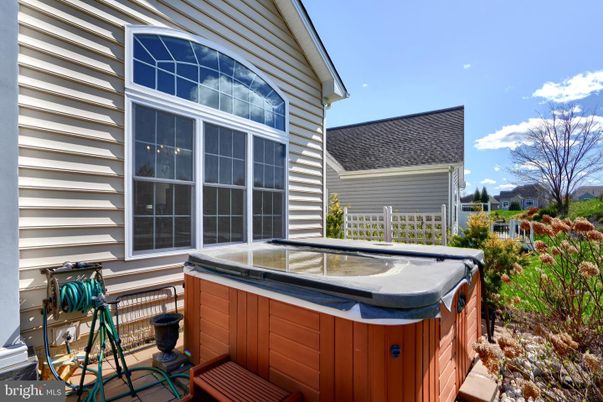 Exterior, Hot Tub
