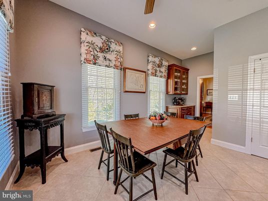 Dining room, Interior, Recessed Lighting