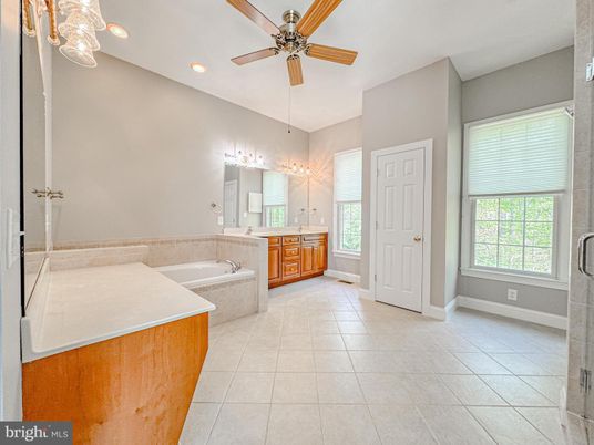 Bathroom, Interior, Recessed Lighting
