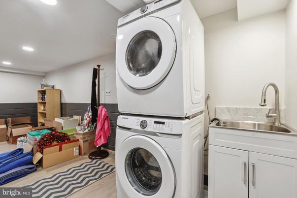Interior, Recessed Lighting, Utility Closets, Washer