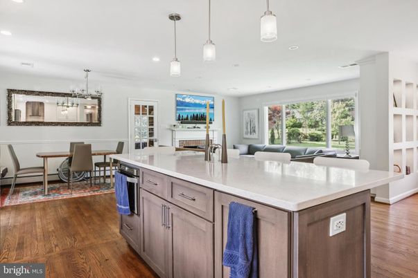 Dining room, Interior, Kitchen, Pendant Lights, Recessed Lighting, Wood Texture Flooring