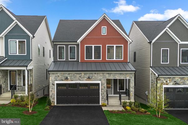 Attached, Exterior, Facade, Rowhouse
