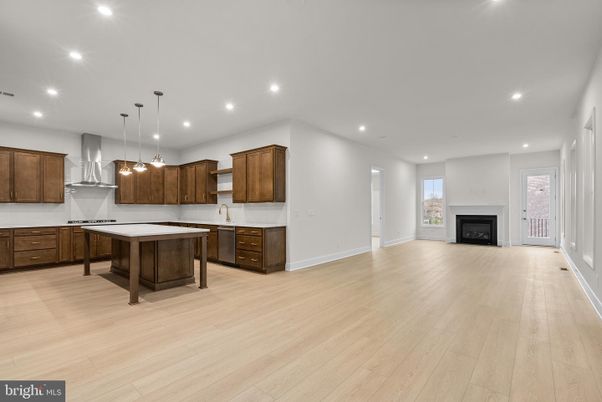 Fireplace, Interior, Kitchen, Pendant Lights, Recessed Lighting, Wood Texture Flooring