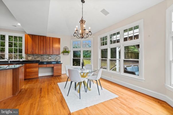 Chandelier, Dining room, Interior, Recessed Lighting, Wood Texture Flooring