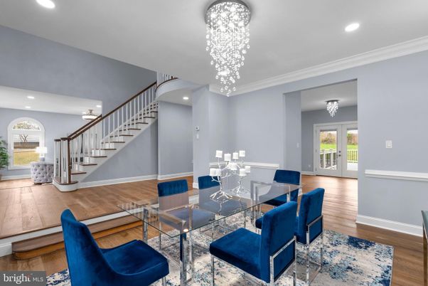 Chandelier, Dining room, Interior, Living room, Recessed Lighting, Wood Texture Flooring
